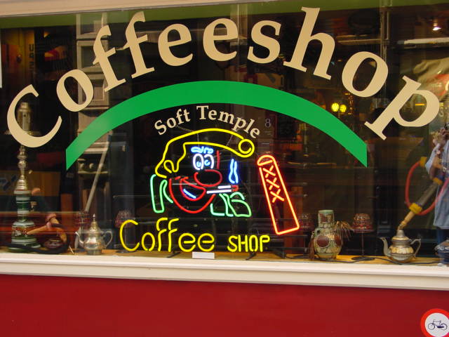 Кофешоп в Амстердаме.